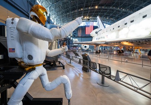 Robonaut 2 on display at NASM