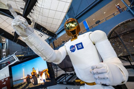 Robonaut 2 on display at NASM