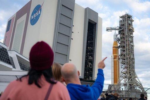 Artemis II rollout