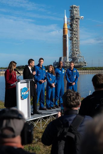 Artemis II rollout