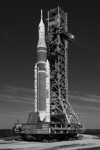 Artemis II rollout