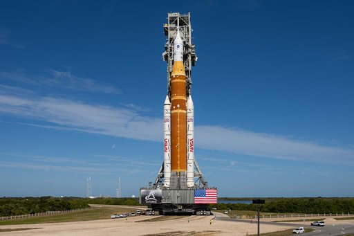 Artemis II rollout