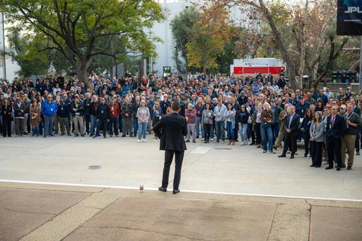 Administrator Isaacman Visits JPL