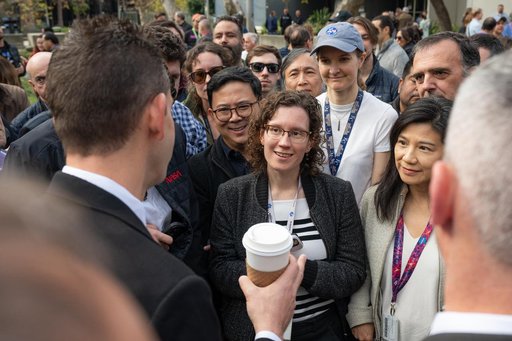 Administrator Isaacman Visits JPL