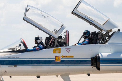 Artemis II Crew Arrives at Kennedy