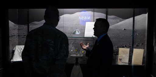 NASA Deputy Administrator with Lt. Gen. Ahmann