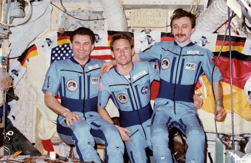 Lineger and Tsibliev during EVA outside Mir Space Station