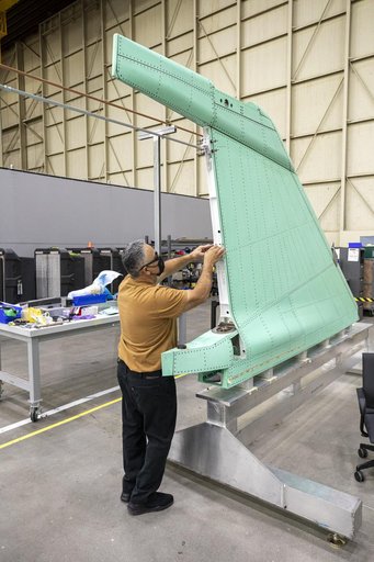 SEG 530 Vertical Tail, Landing Gear Bay Doors