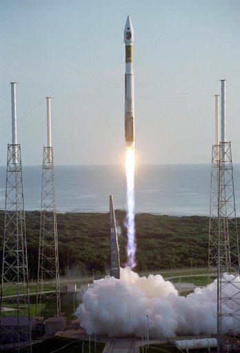 Mars Reconnaissance Orbiter MRO Roars Away