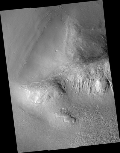 Lobate Debris Apron in Tempe Terra/Mareotis Fossae