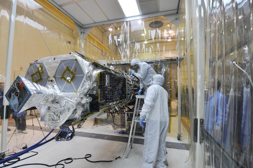 Final Steps in Mating NuSTAR to its Rocket