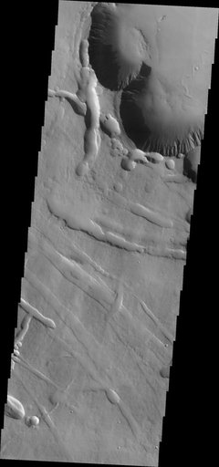 Pavonis Chasma