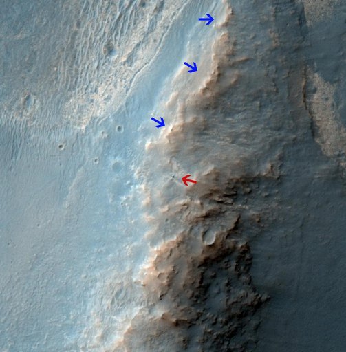 Opportunity Rover on Murray Ridge Seen From Orbit