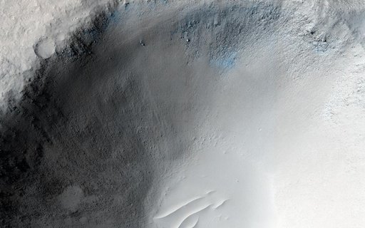 An Impact Crater in Isidis Planitia