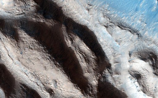A Fresh, Shallow Valley in Northern Arabia Terra