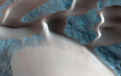 Sand Avalanches in Meroe Patera
