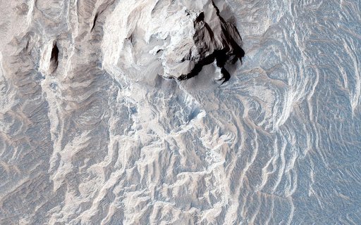 Light-Toned Layers in Tithonium Chasma