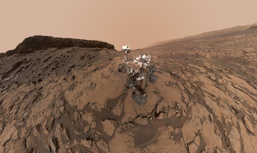 Curiosity Self-Portrait at Murray Buttes.