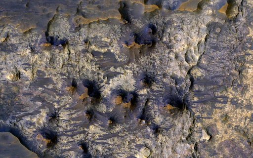 Possible Layers on Floor of Suzhi Crater