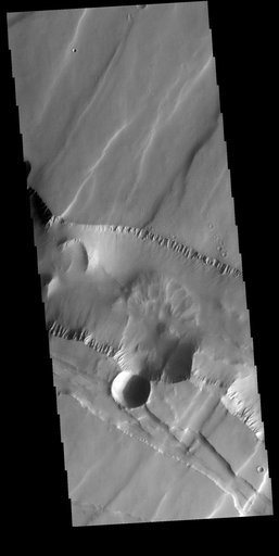 Noctis Labyrinthus
