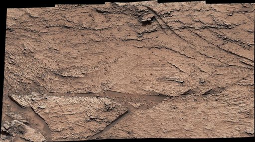 Curiosity's Mastcam Views Layers at Las Claritas