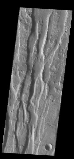 Claritas Fossae