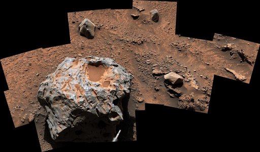 Curiosity Finds a Meteorite, 'Cacao'