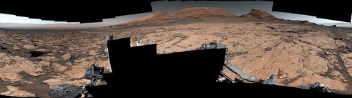 Curiosity Views Mud Cracks in the Clay-Sulfate Transition Region