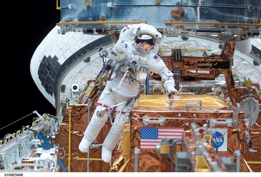 STS-109 MS Newman during EVA 2