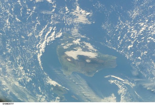 Hawaiian Islands taken by the STS-109 crew