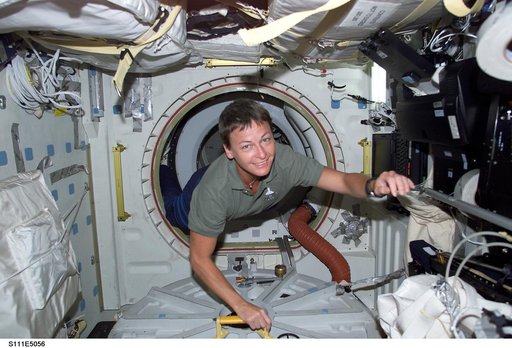 Whitson enters PMA2 on the ISS during STS-111 UF-2