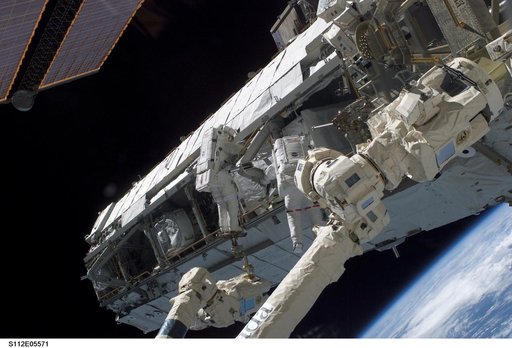 MS Sellers and Wolf on S1 truss during EVA 3