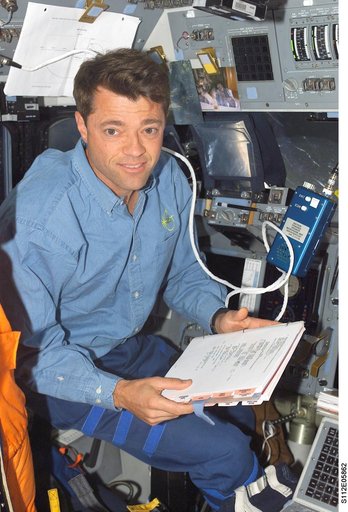 CDR Ashby on forward flight deck after undocking