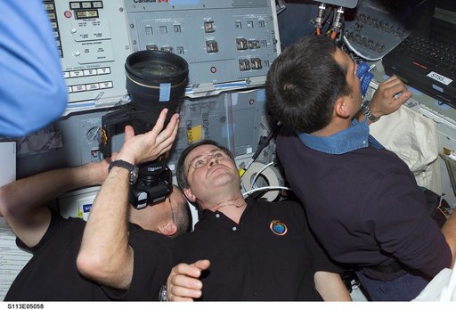 Pettit, Budarin, Herrington on AFD during Rendezvous and Docking with the ISS during STS-113