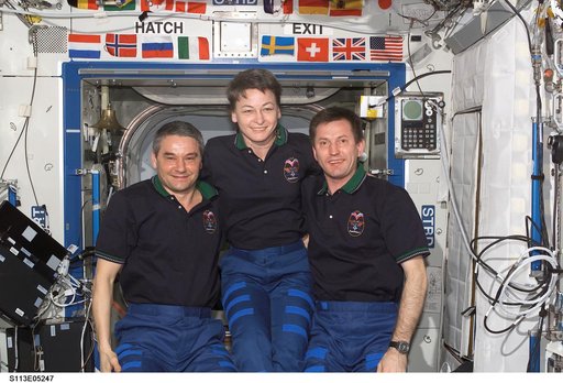 Expedition Five Crewmembers In-flight Crew Portrait in the U.S. Laboratory during STS-113 (11A)