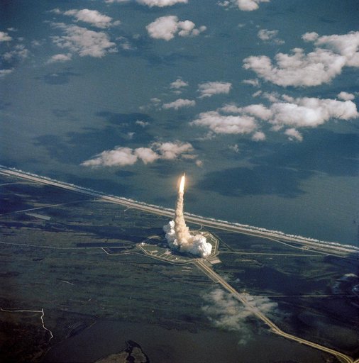 STS-27 Atlantis, OV-104, lifts off from KSC Launch Complex Pad 39B