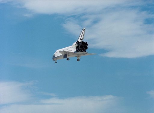 STS-30 Atlantis, OV-104, landing approach to runway 22 at EAFB, California