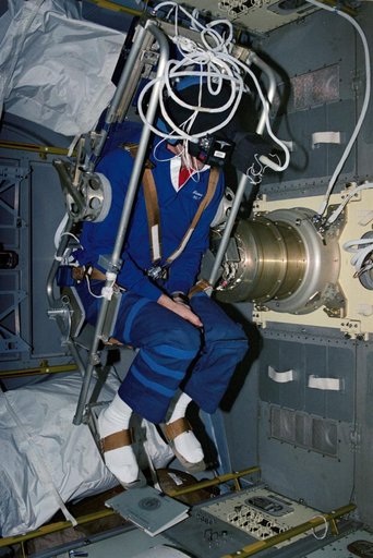STS-42 Mission Specialist (MS) Hilmers in IML-1's MVI rotator chair