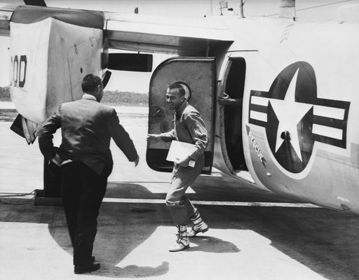 ASTRONAUT SHEPARD, ALAN - ARRIVAL - ASTRONAUT GRISSOM, VIRGIL I. (GUS) - GREETING - GRAND BAHAMA ISLAND (GBI)