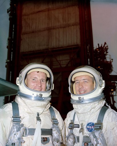 GEMINI-TITAN-IV - SUITED (CLOSEUP) - CAPE