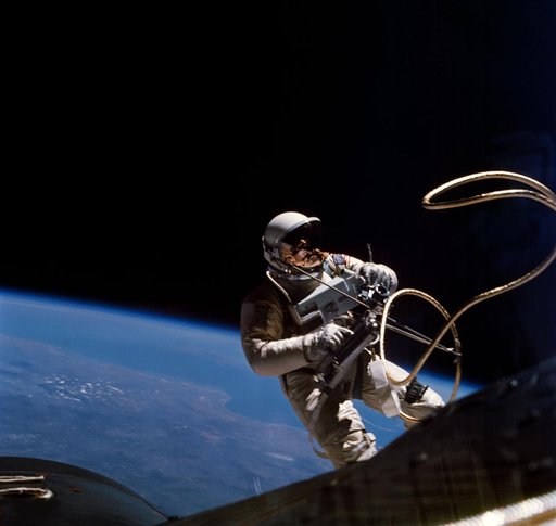 GEMINI-TITAN (GT)-IV - EXTRAVEHICULAR ACTIVITY (EVA) - ASTRONAUT WHITE - CREW TRAINING - MSC