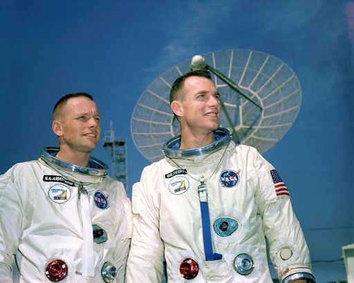 GEMINI-TITAN (GT)-8 (PRIME CREW DURING PHOTO SESSION) - KSC