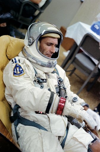 SUITING-UP (GEMINI-TITAN [GT]-11) - CAPE