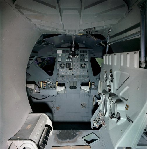 BLDG. 5 - INTERIOR (LM MISSION SIMULATOR)