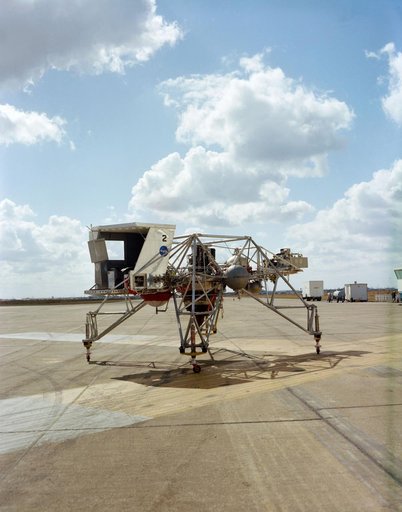 LUNAR LANDING TRAINING VEHICLE (LLTV) - RUNWAY - ELLINGTON AFB (EAFB), TX