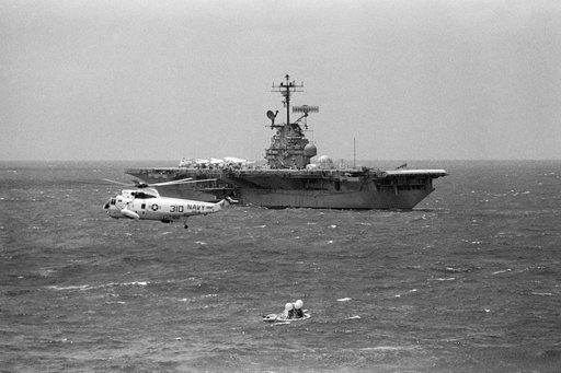 U.S.S. Hornet moves toward the Apollo 12 Command Module to retrieve it