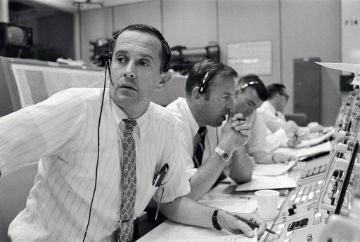 KEY CONTROL PEOPLE IN MMC DURING LUNAR TOUCHDOWN  7/20/69