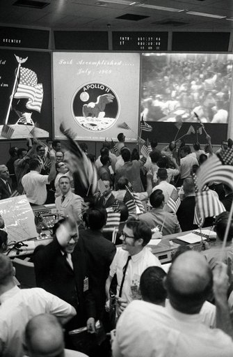 MISSION CONTROL CENTER (MCC) - CELEBRATION - CONCLUSION - APOLLO 11 MISSION - MSC