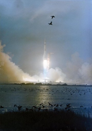 APOLLO XII - LAUNCH DAY ACTIVITIES - LAUNCH COMPLEX 39A - KSC