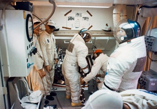 APOLLO XII - LAUNCH DAY ACTIVITIES - LAUNCH COMPLEX 39A - KSC